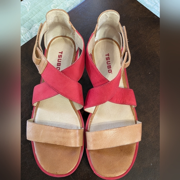 Tsubo Shoes - Tsubo Leather Gladiator Sandals. Size 8